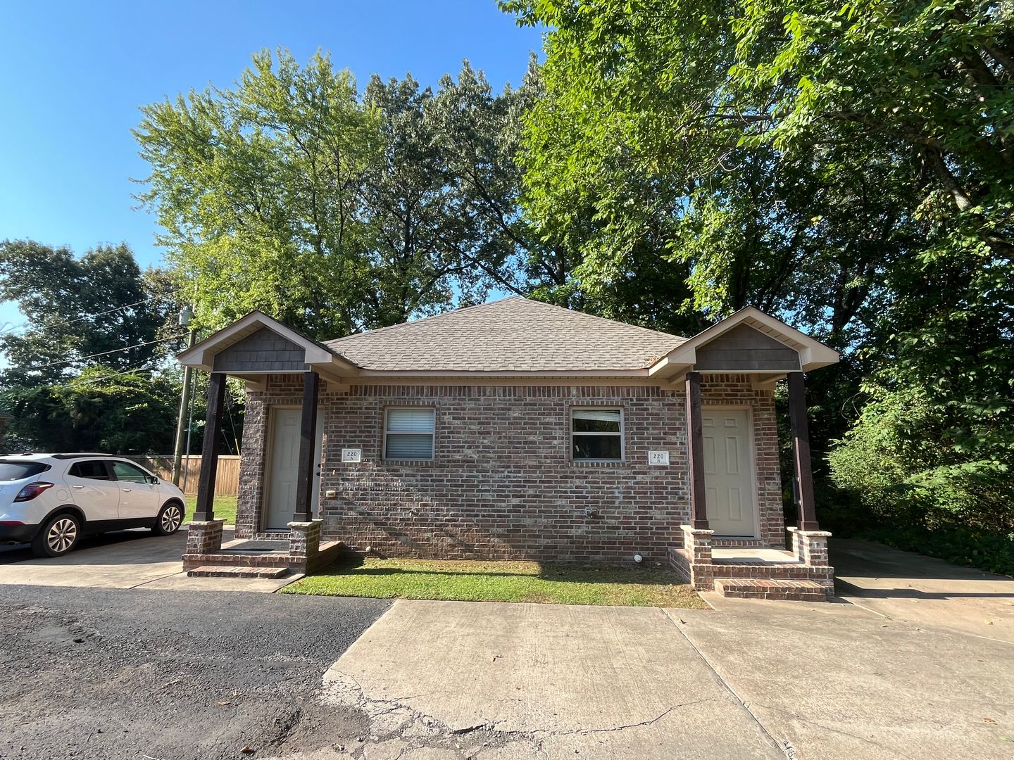 Russellville Apartment: 214-220 Tyler Rd.