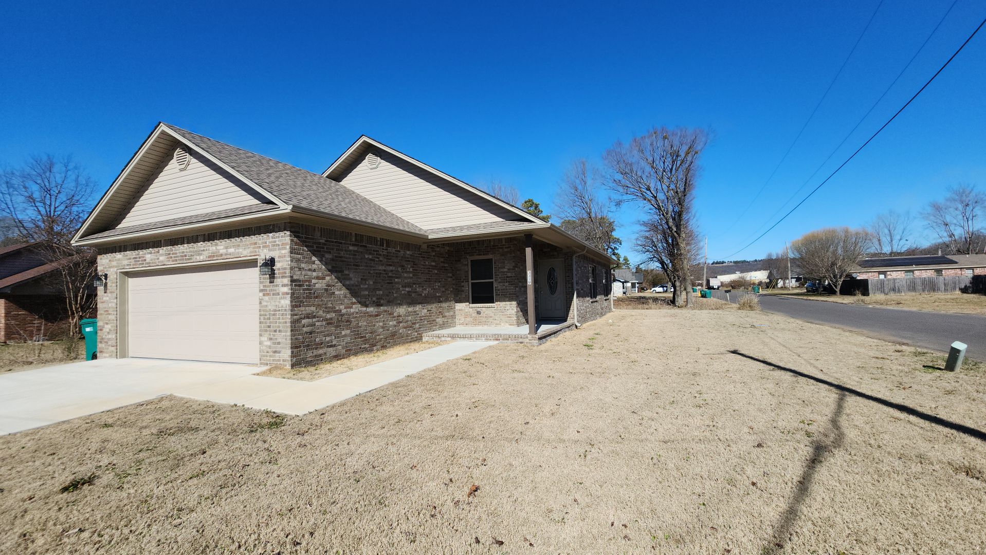 Russellville House: 3319 East 4th St.