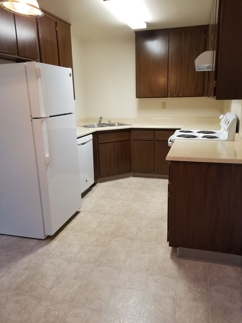 Manteca Apartment: 511 Eastwood Avenue