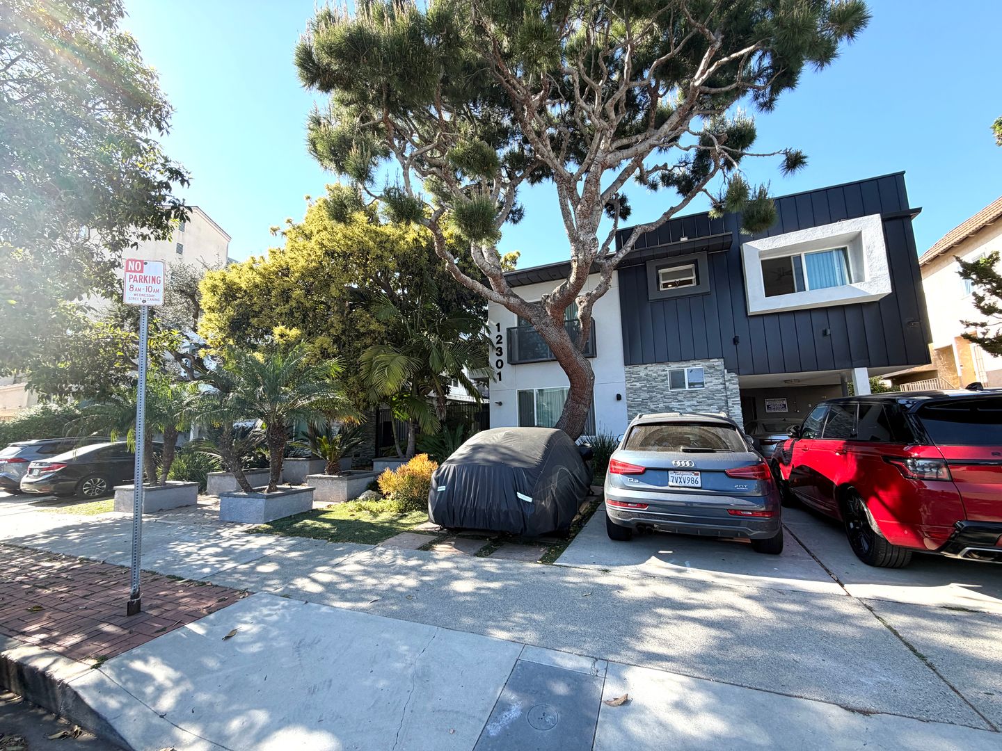 Los Angeles Apartment: 12301 & 12307 Pacific Ave