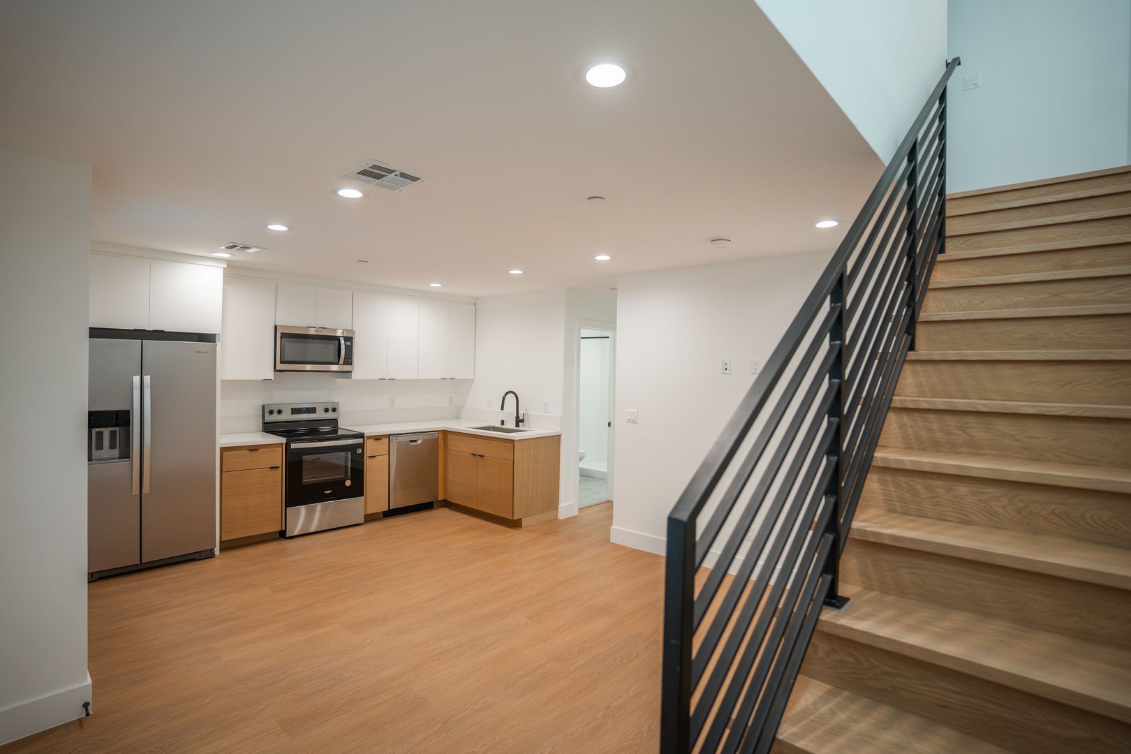 Redondo Beach Townhome: 2707 Ruhland Ave