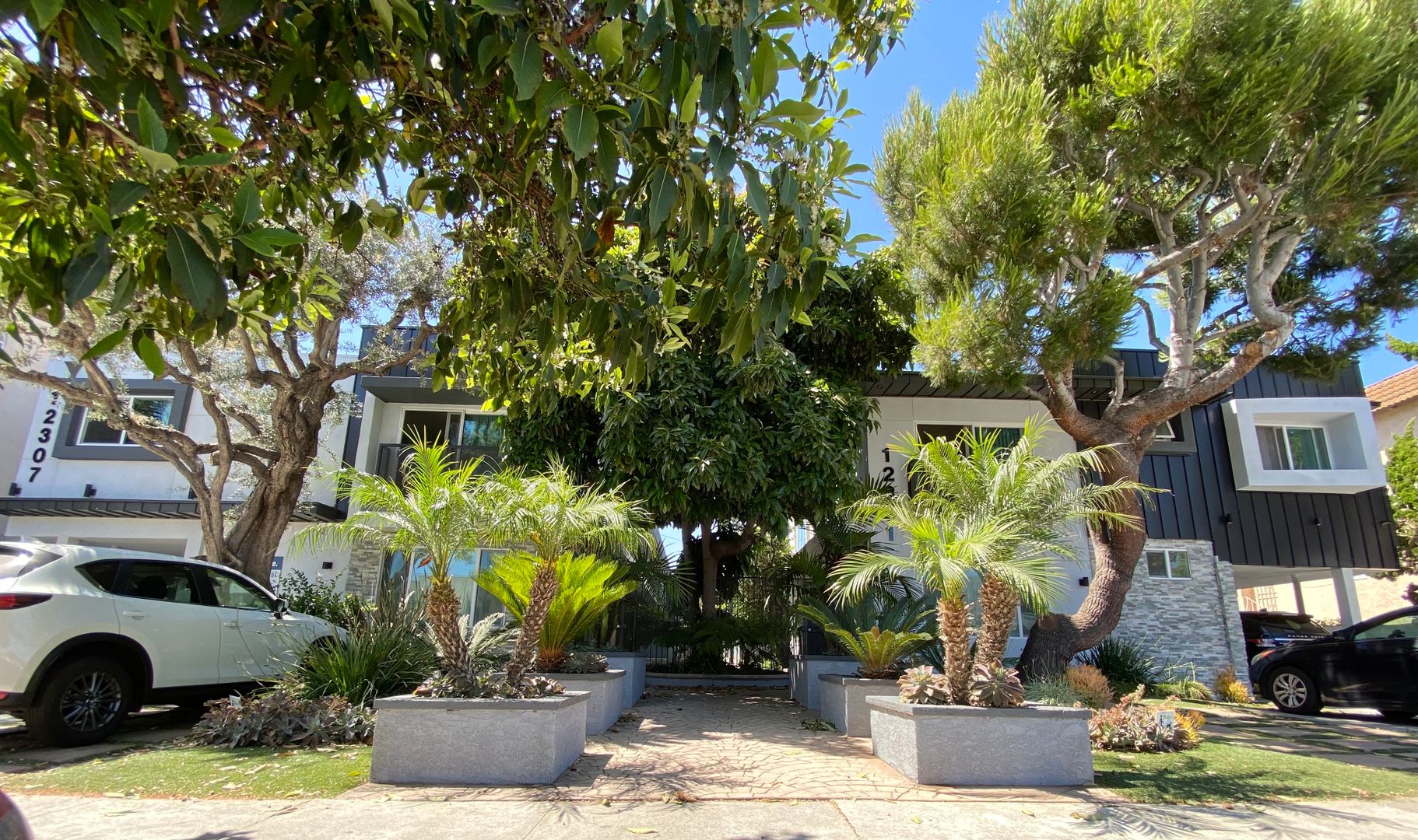 Los Angeles Apartment: 12301 & 12307 Pacific Ave