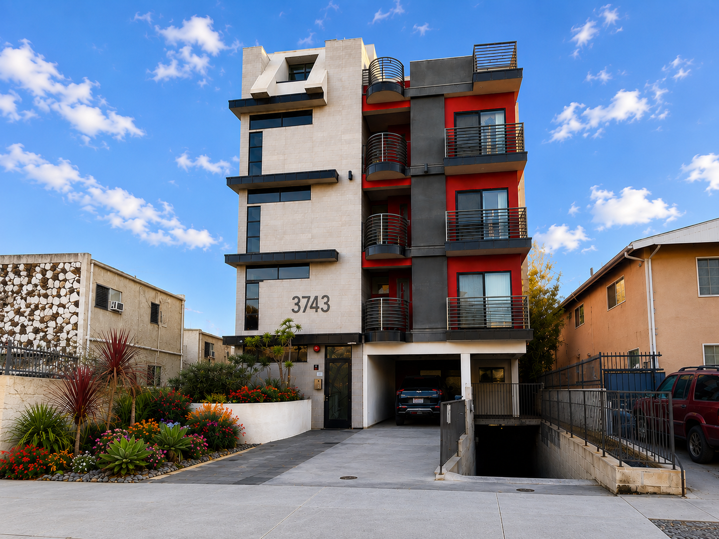 Los Angeles Apartment: 3743 Midvale Ave