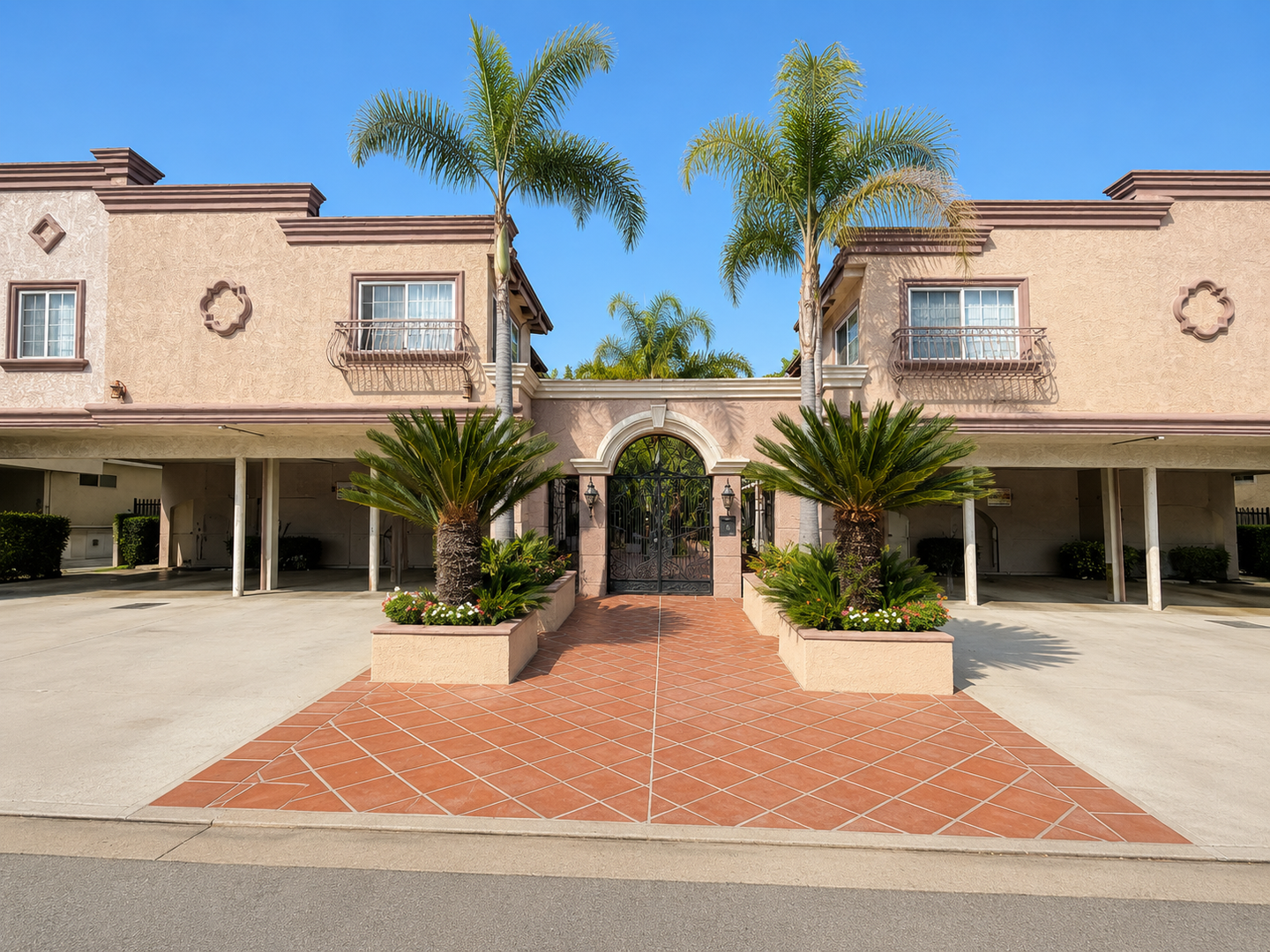 Los Angeles Apartment: 3608 Keystone Ave