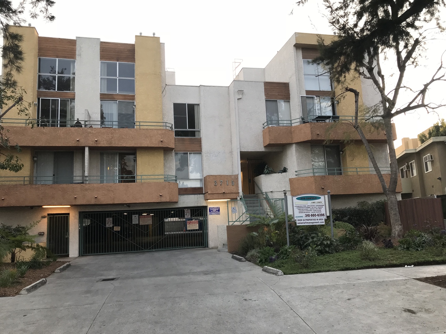 Los Angeles Apartment: 3715 Canfield Ave