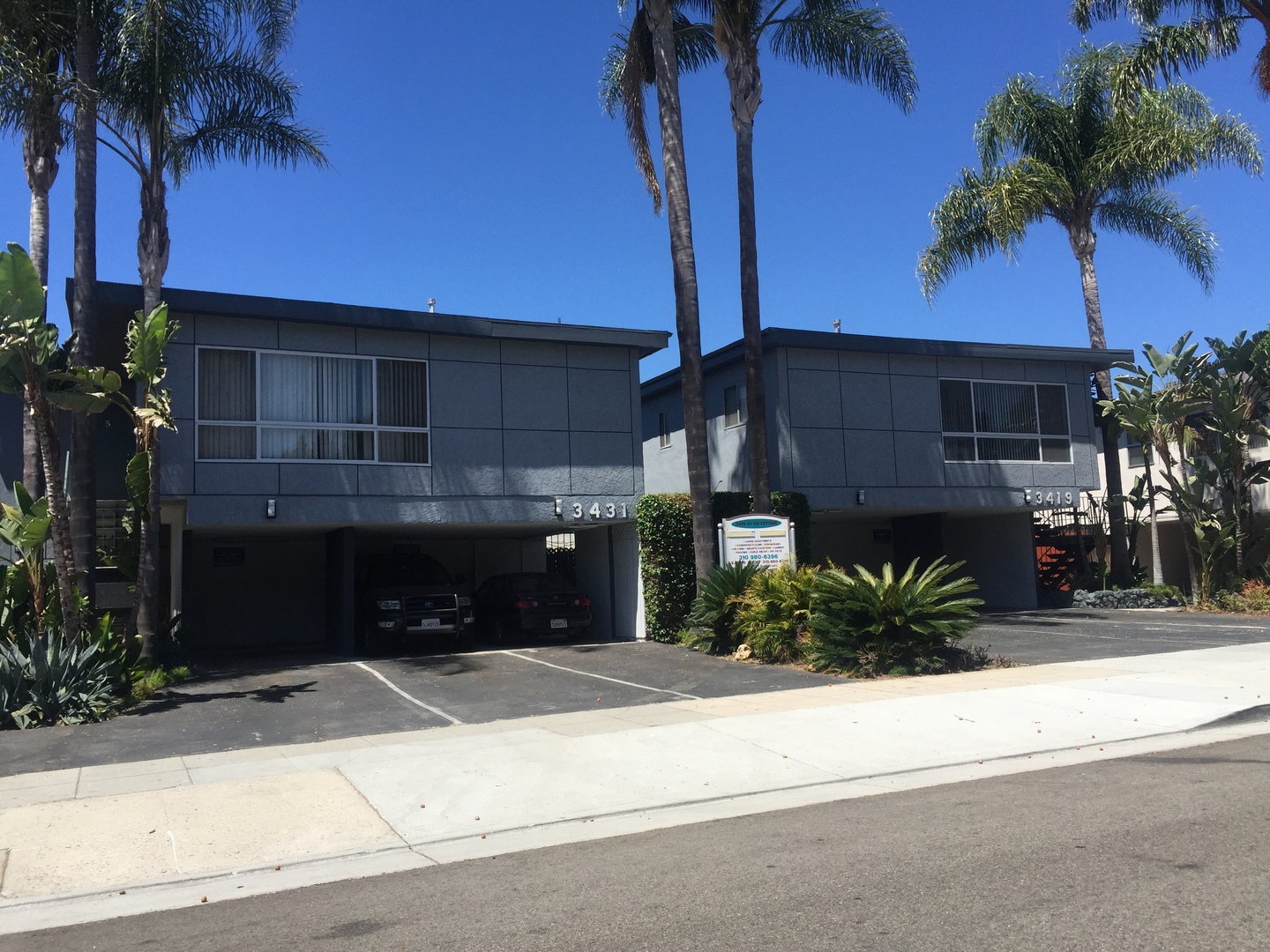 Los Angeles Apartment: 3419-31 Keystone Ave