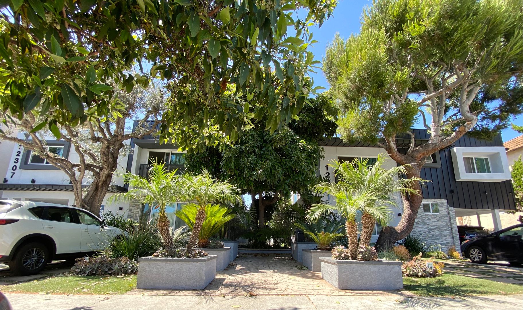 Los Angeles Apartment: 12301 & 12307 Pacific Ave