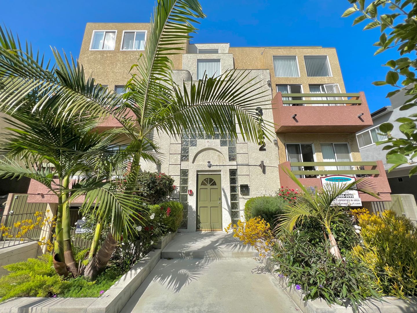 Los Angeles Apartment: 3722 Canfield Ave