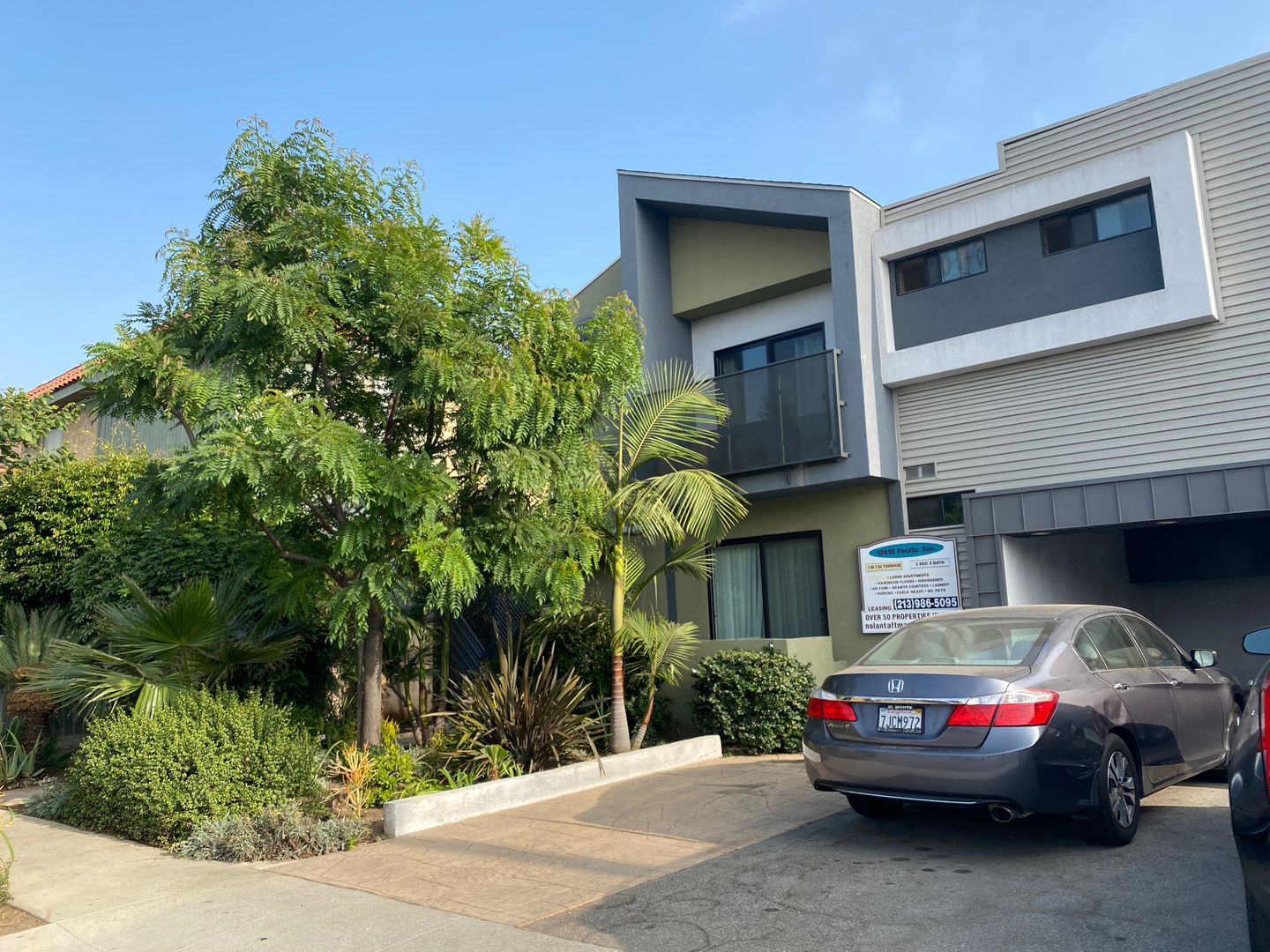 Los Angeles Apartment: 12618 Pacific Ave