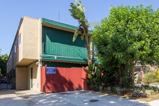Los Angeles Apartment: 3545 Keystone Ave