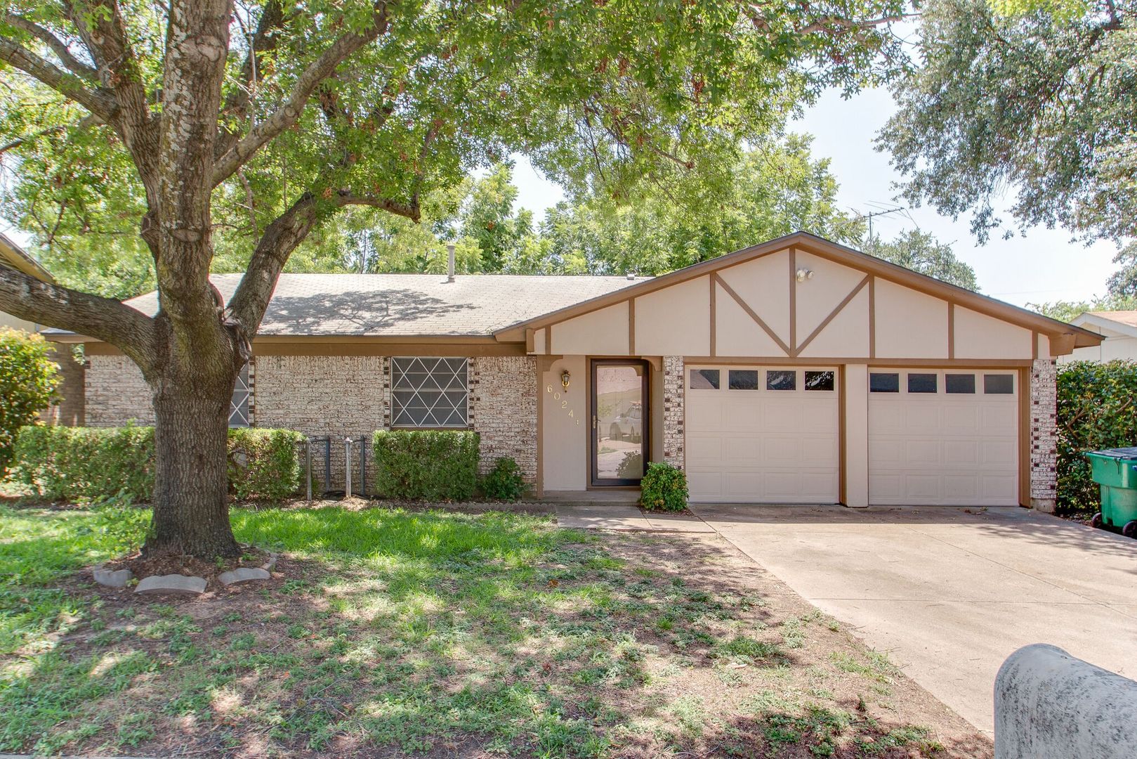 Watauga House: 6024 Blueridge Dr