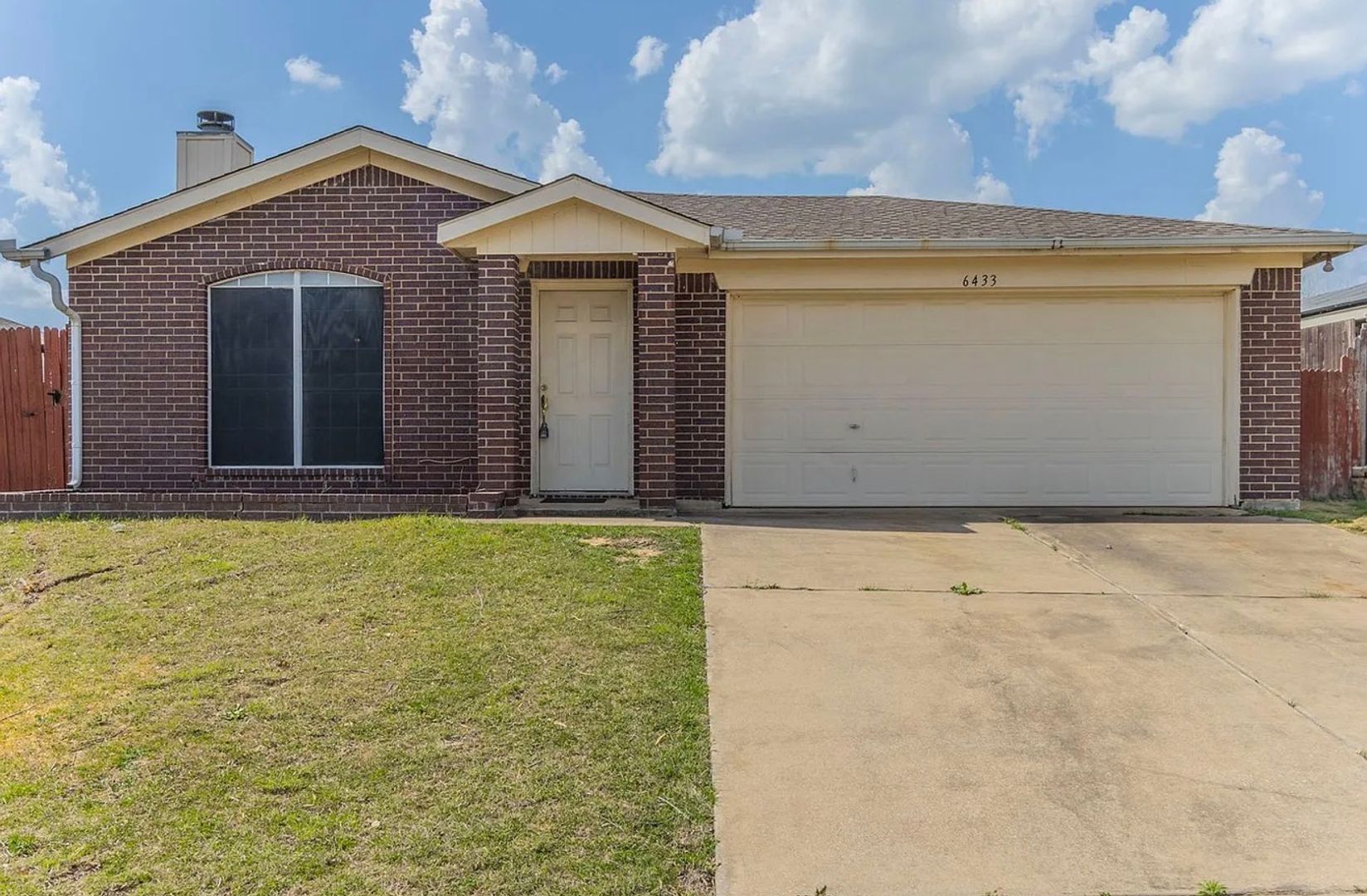 Fort Worth House: 6433 Riverwater Trl
