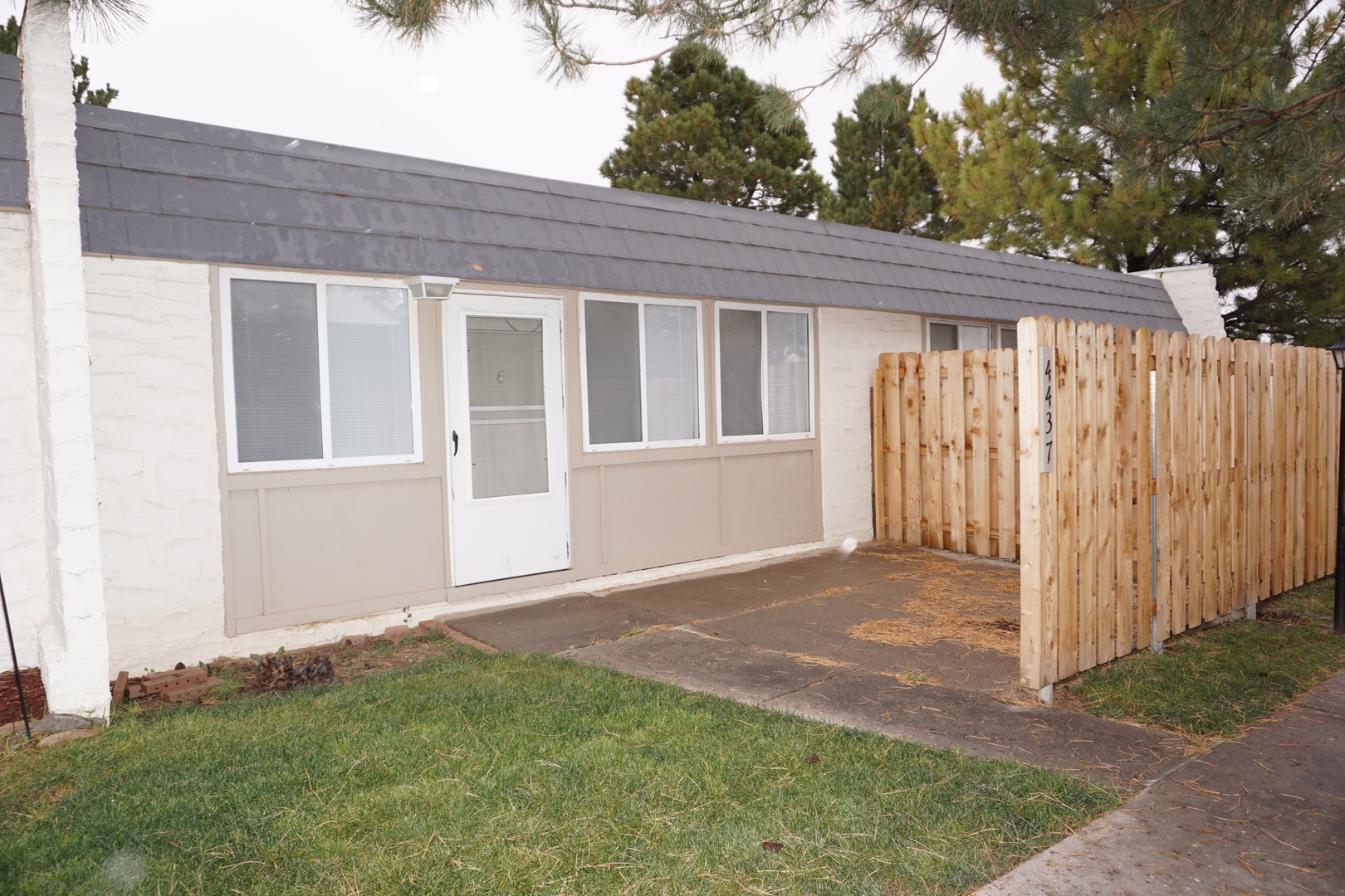 Colorado City Apartment: 4403-4457 Val Verde Court