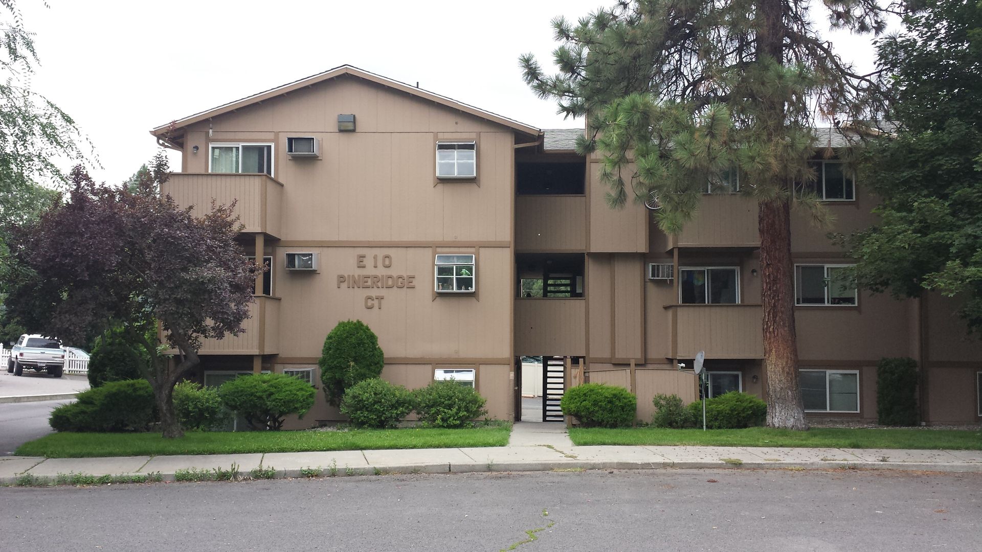 Spokane Apartment: 10 E Pineridge Ct