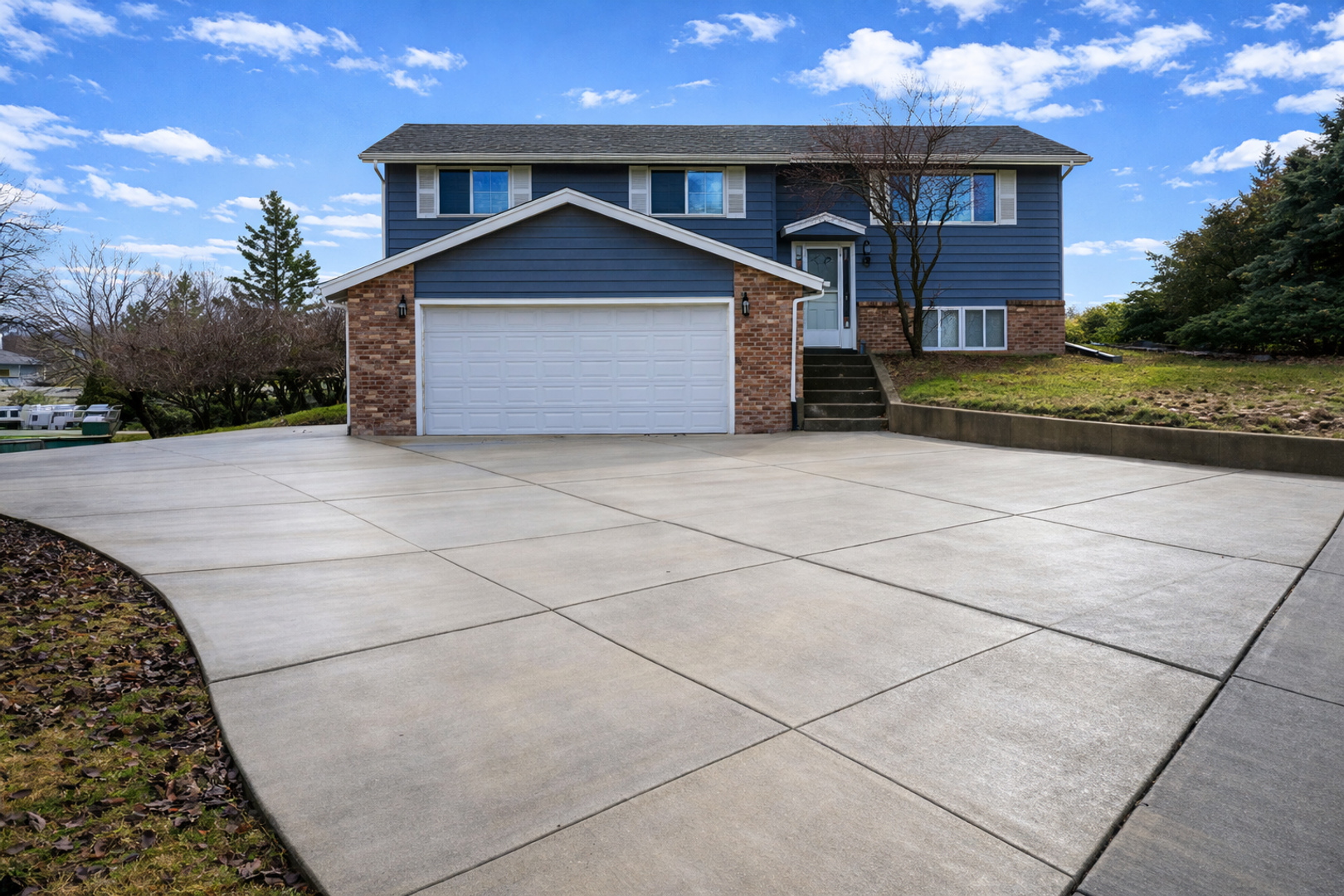 Cheney House: 906 Summit Dr