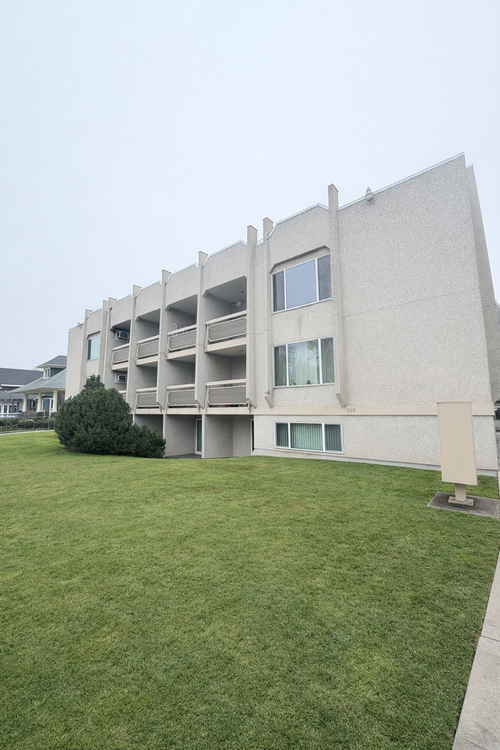 Spokane Apartment: 508/512 E Mission Ave