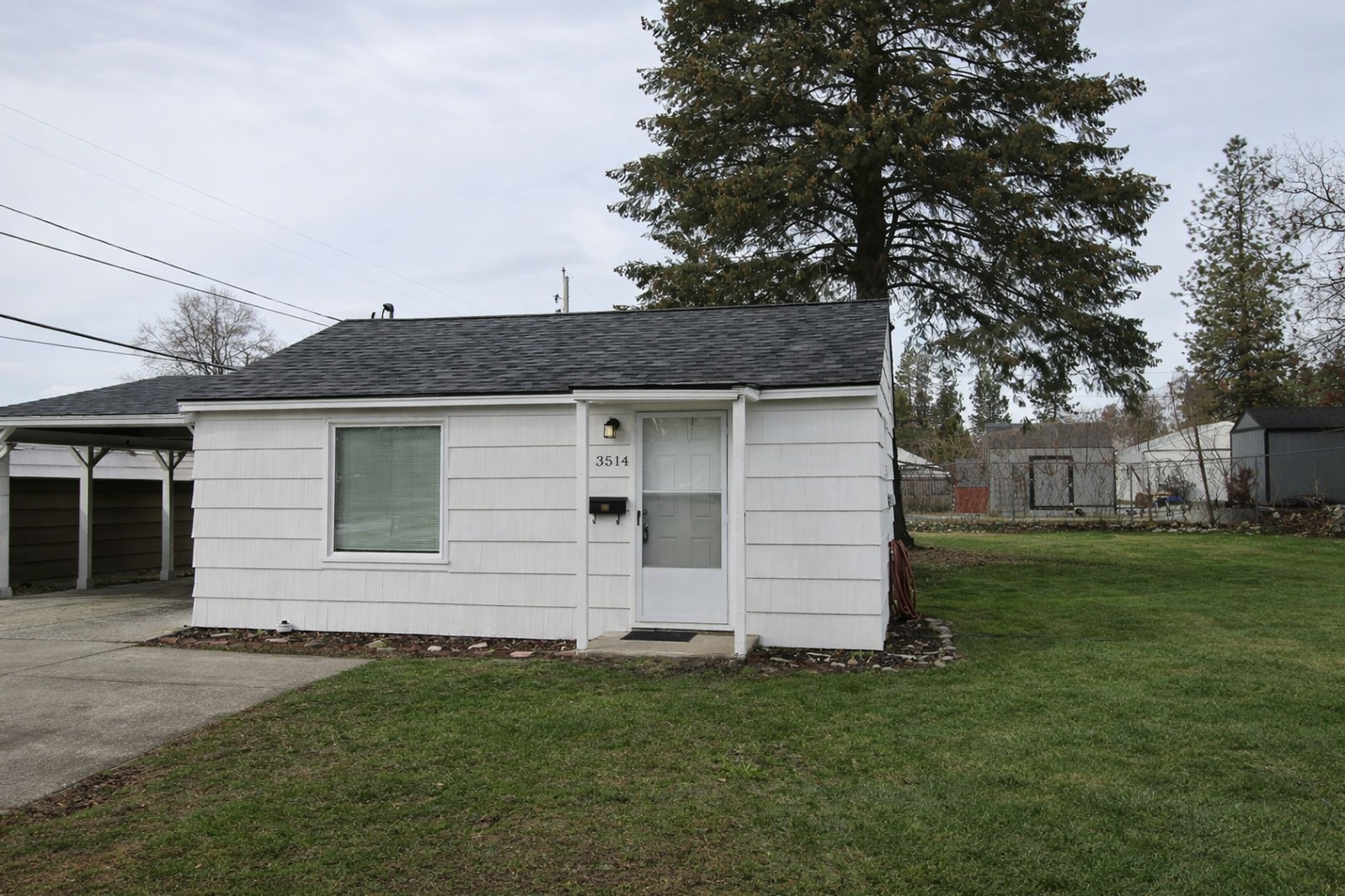 Spokane House: 3514 W Broad Pl