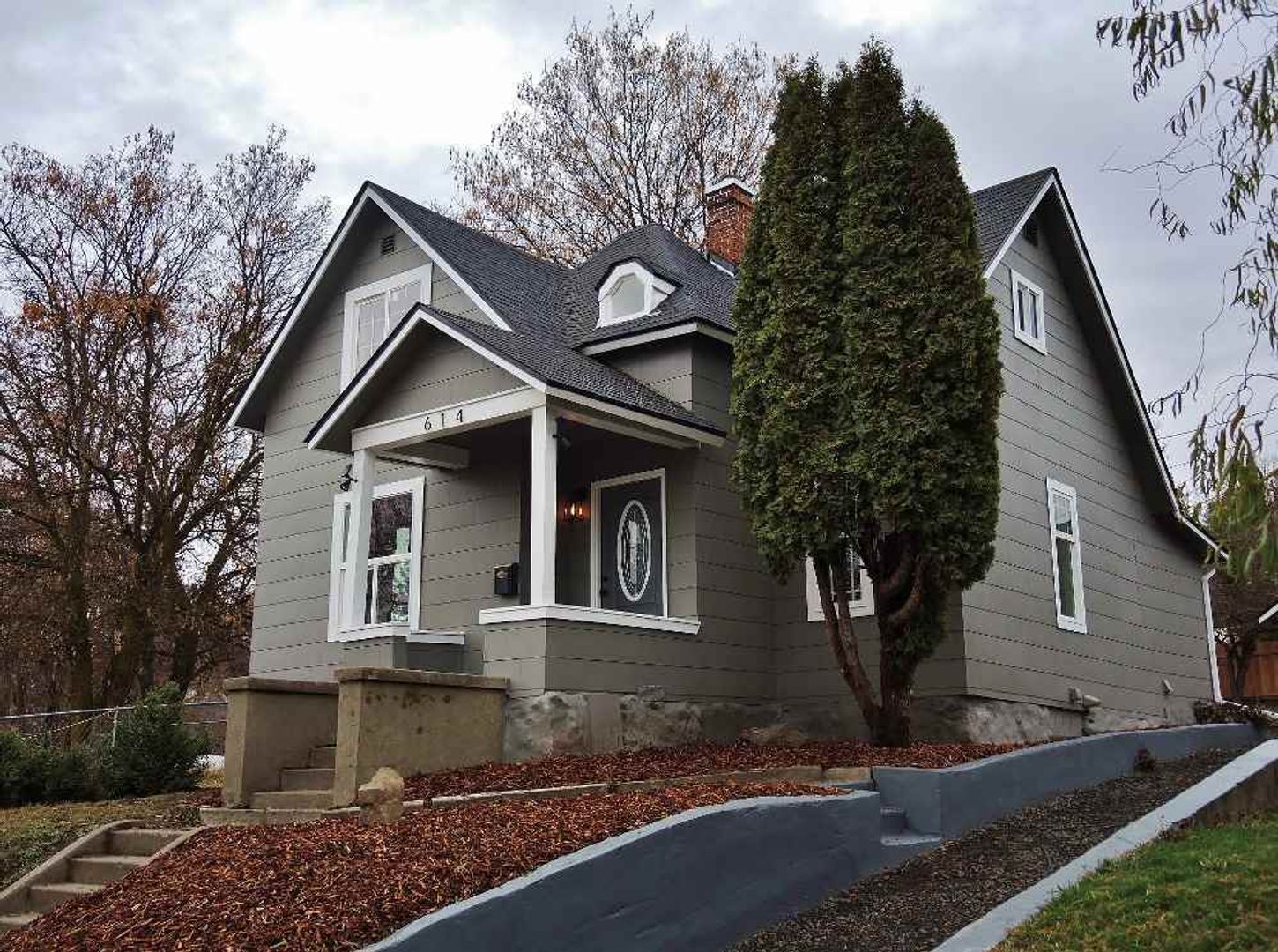 Spokane House: 614 E Hartson Ave