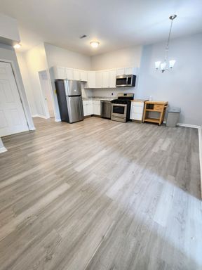 2 bed, 1 bath in Lawrenceville – photo 1