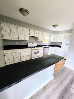 1 bed, 1 bath in Mt Oliver – photo 1