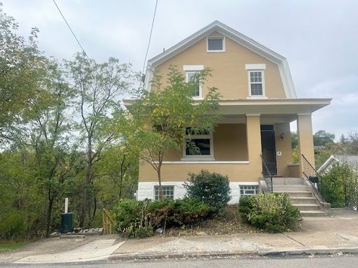 4 Bed, 2 Bath House in Brentwood – photo 1