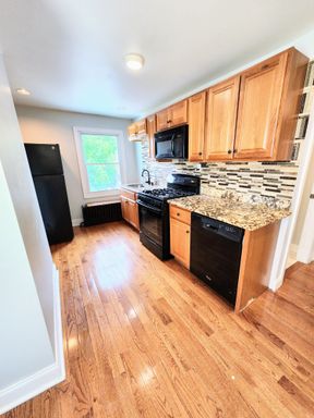 1 bed, 1 bath in Highland Park – photo 1