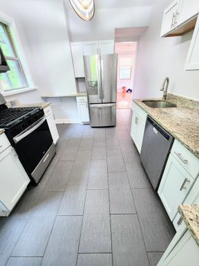 4 bed, 1.5 bath in Stanton Heights – photo 1