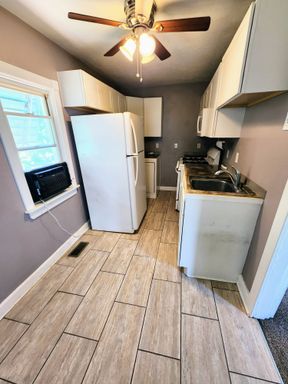 1 bed, 1.5 bath in Mt Washington – photo 1
