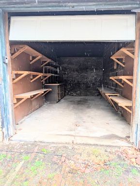 Single-Car Garage for Rent in Etna