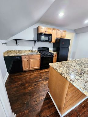 1 bed, 1 bath in Stanton Heights – photo 1