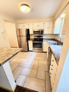 2 bed, 1.5 bath in Sewickley Heights