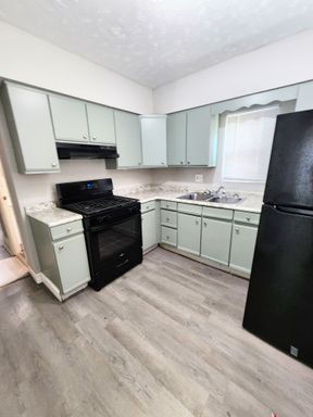 2 bed 1 bath in Turtle Creek