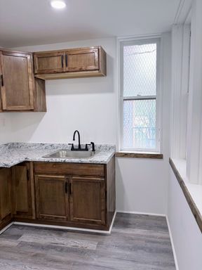 2 bed, 1 bath in Mt Washington – photo 1
