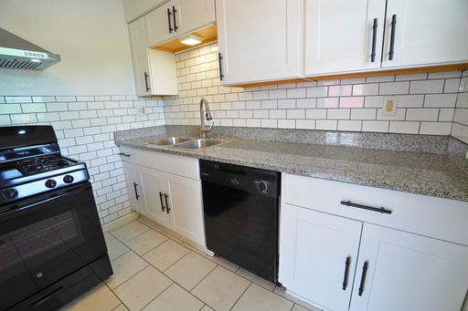 2 bed, 1 bath in Trafford