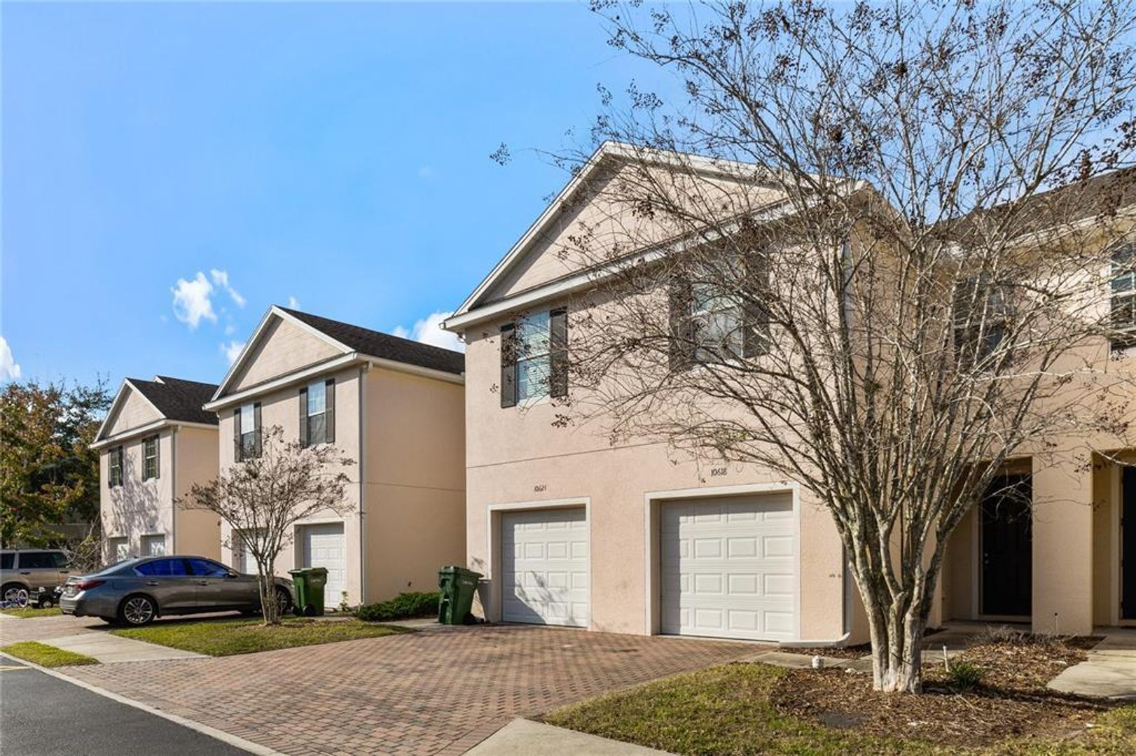 Orlando Apartment: 10421 Regent Square Drive.