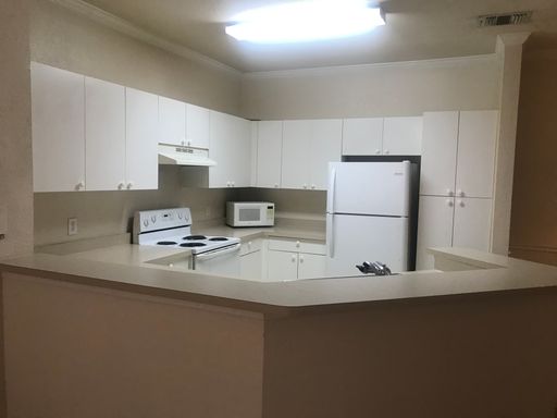 One Bed in Gated Community – photo 1