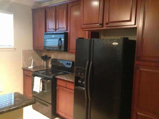Fully Furnished 3 Bed Condo in Resort Style Community – photo 1