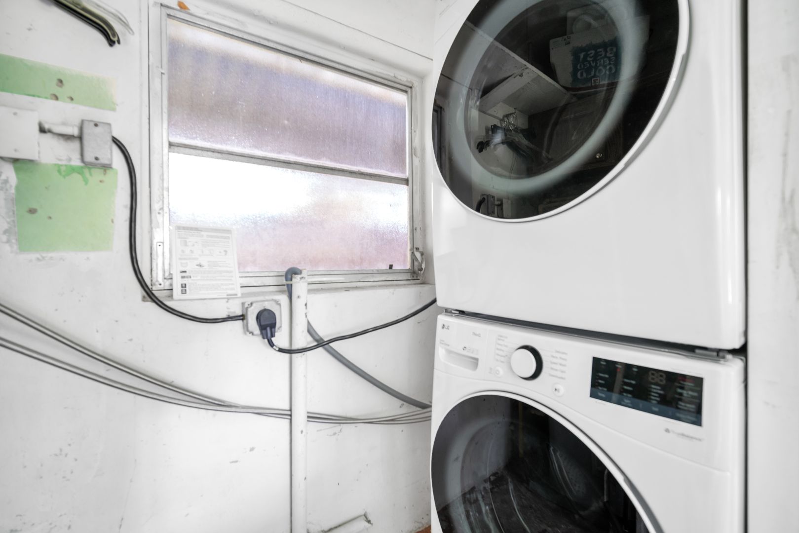 Hollywood House: 1623 Fletcher St