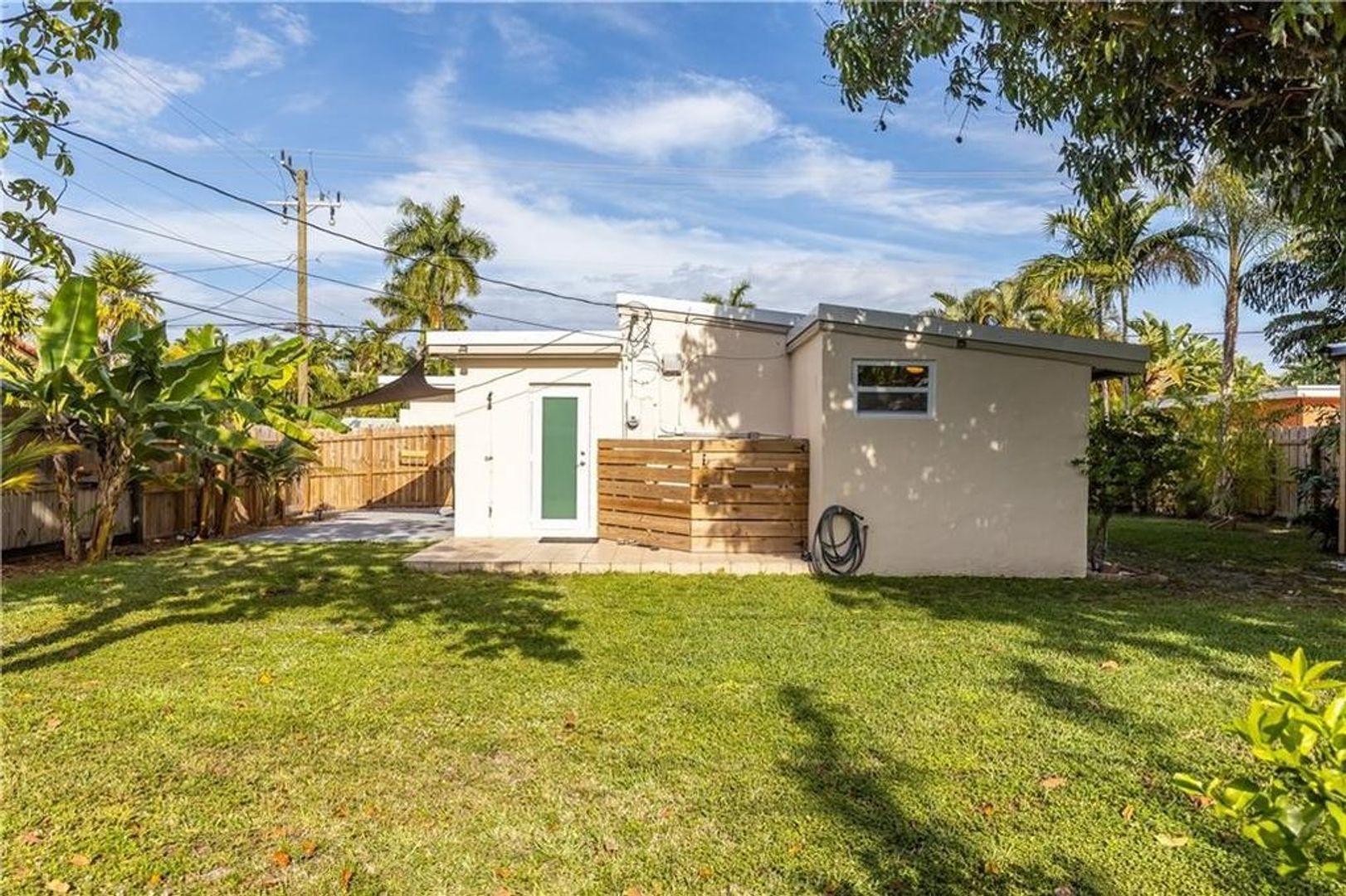 Hollywood House: 912 S 15 Ave