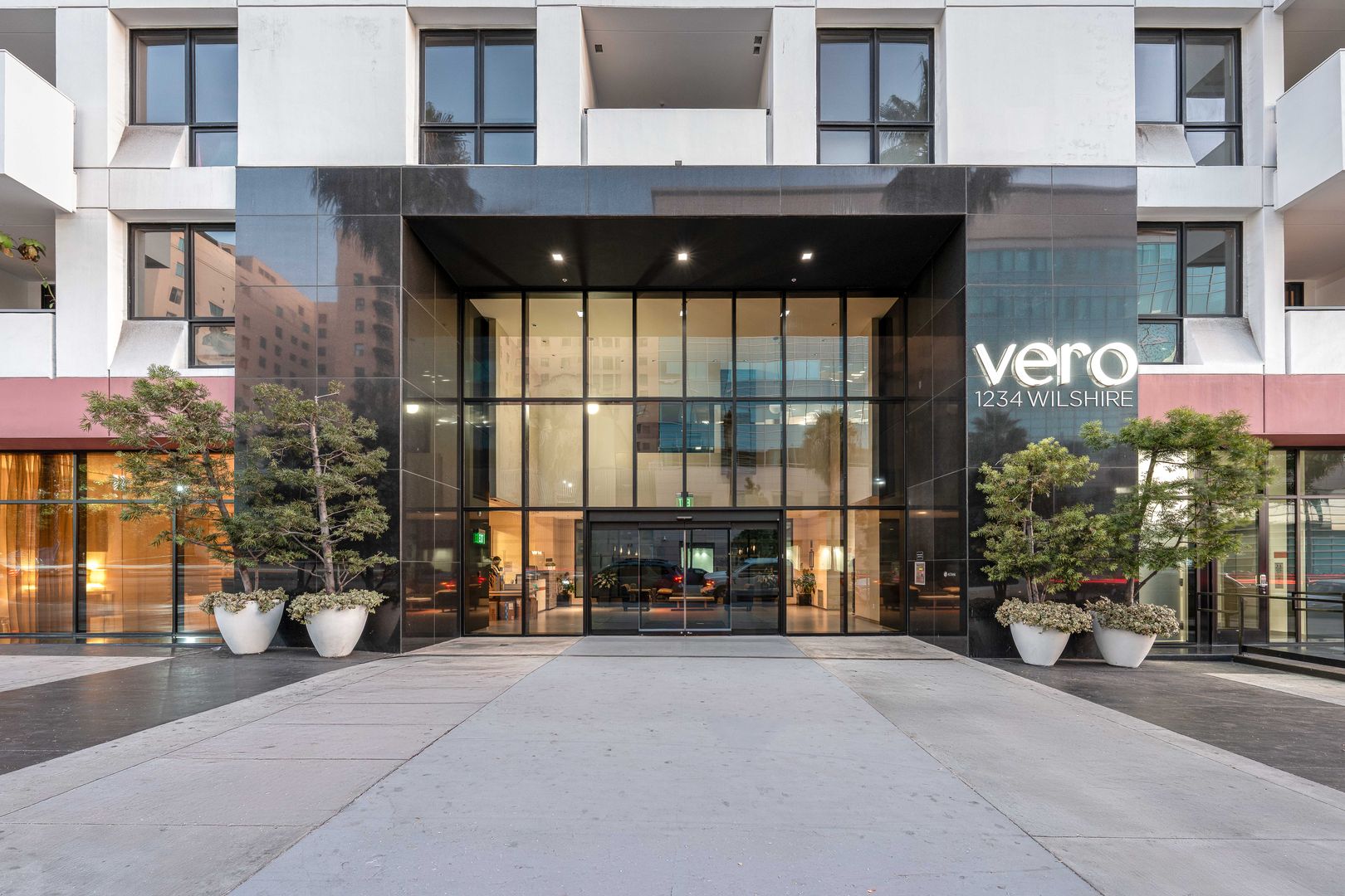 Los Angeles House: 1234 Wilshire Blvd