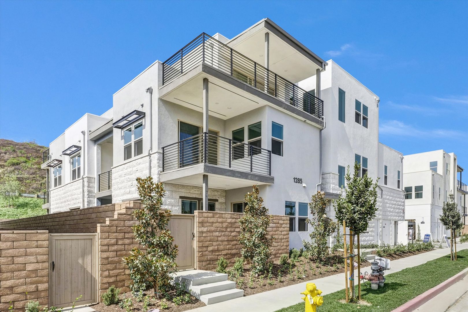 Montebello House: 1285 Hollyleaf Terrace