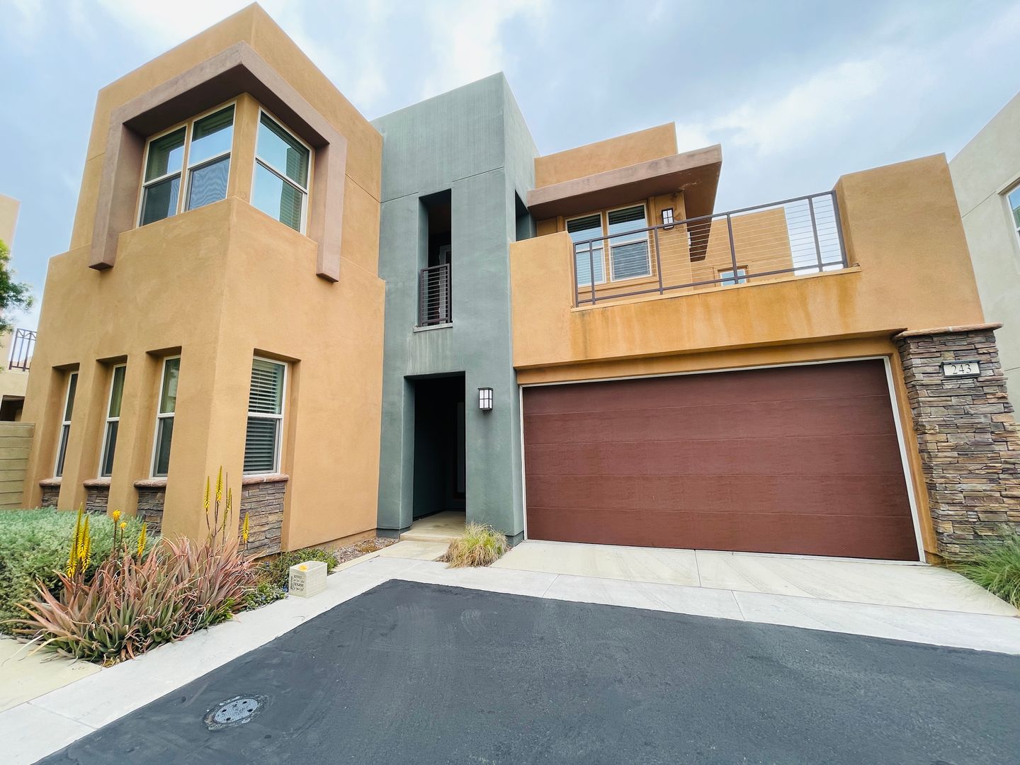 Irvine House: 243 Radial