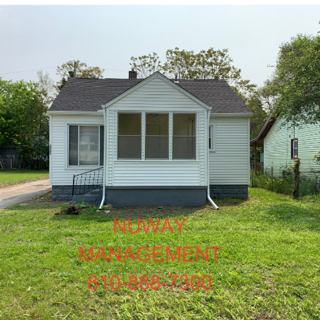 Burton House: 3291 Glengary St