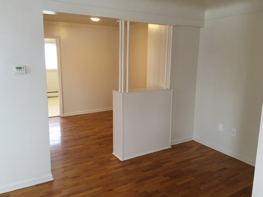 $699 - 1 Bed/1 Bath Apartment in Burton with a lot of living space - Apt # 3