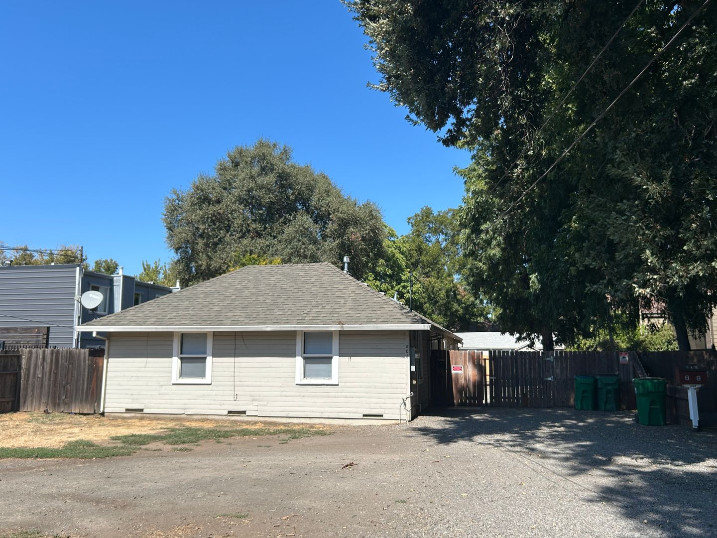 Chico House: 806 W 1st Avenue