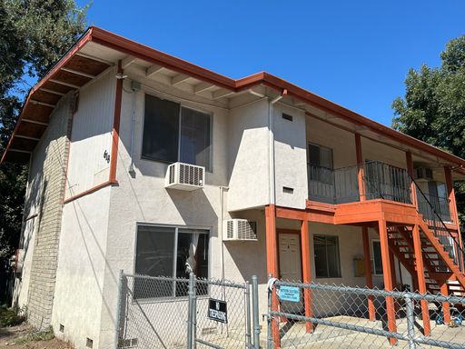 2 Bedroom 1 Bath - Close to campus and in the heart of Chico! Downstairs and has just been refurbished including the bathroom! – photo 1