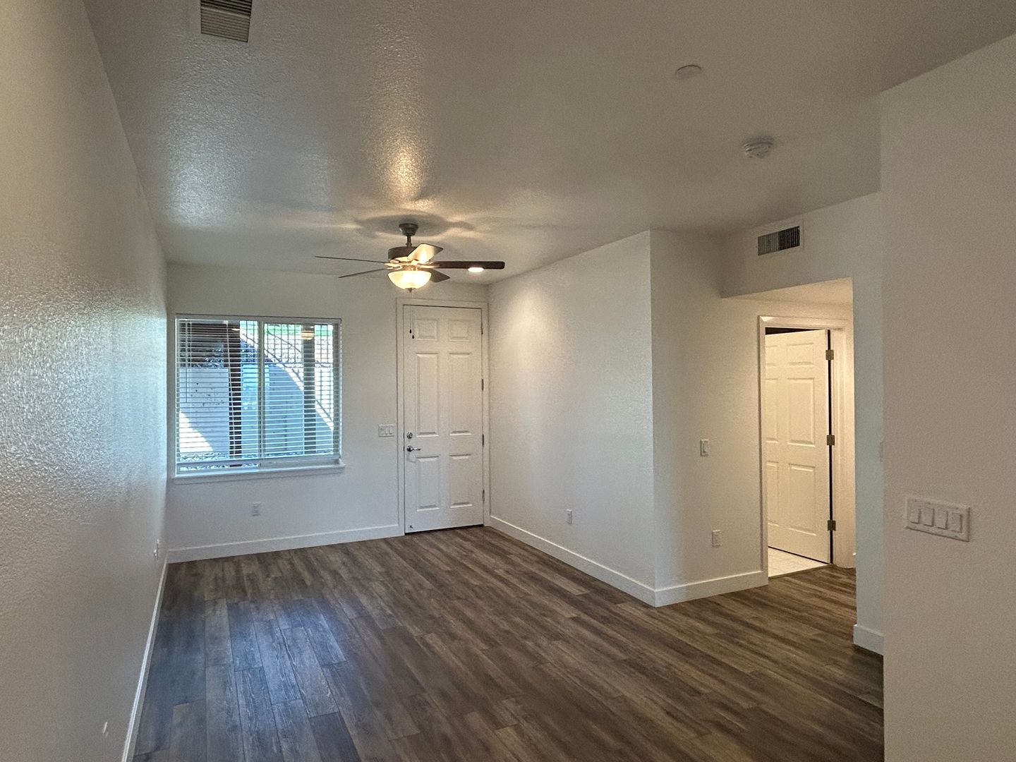 Paradise Apartment: 1060 Buschmann Rd