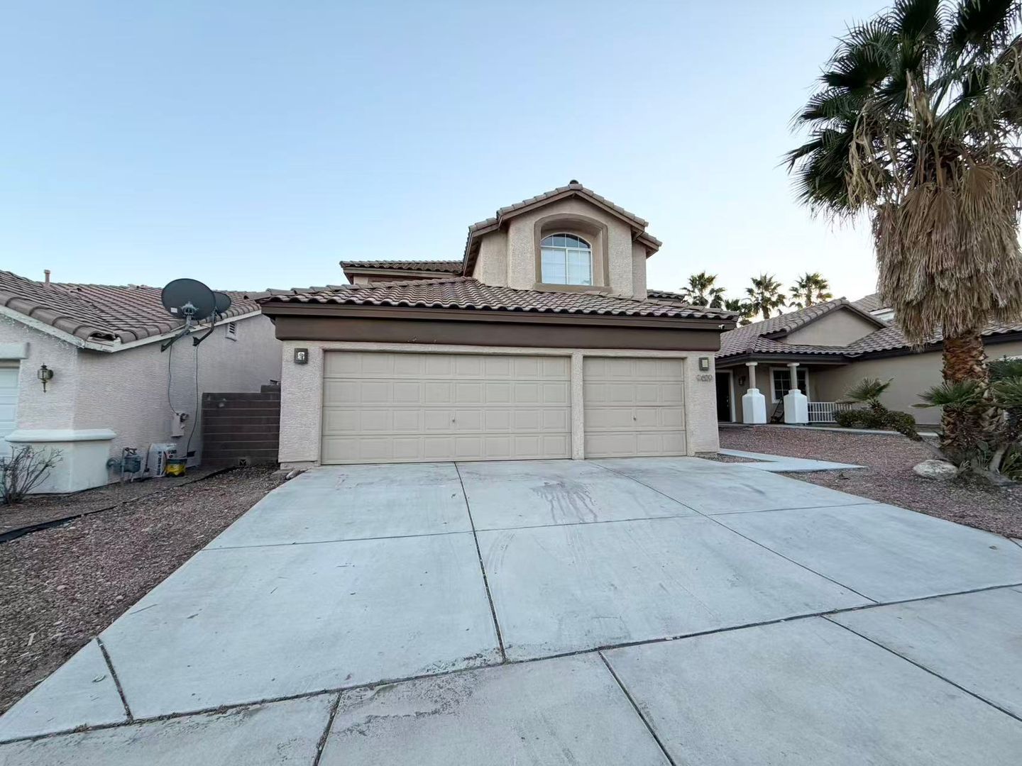 Las Vegas House: 9629 Bending River Ave