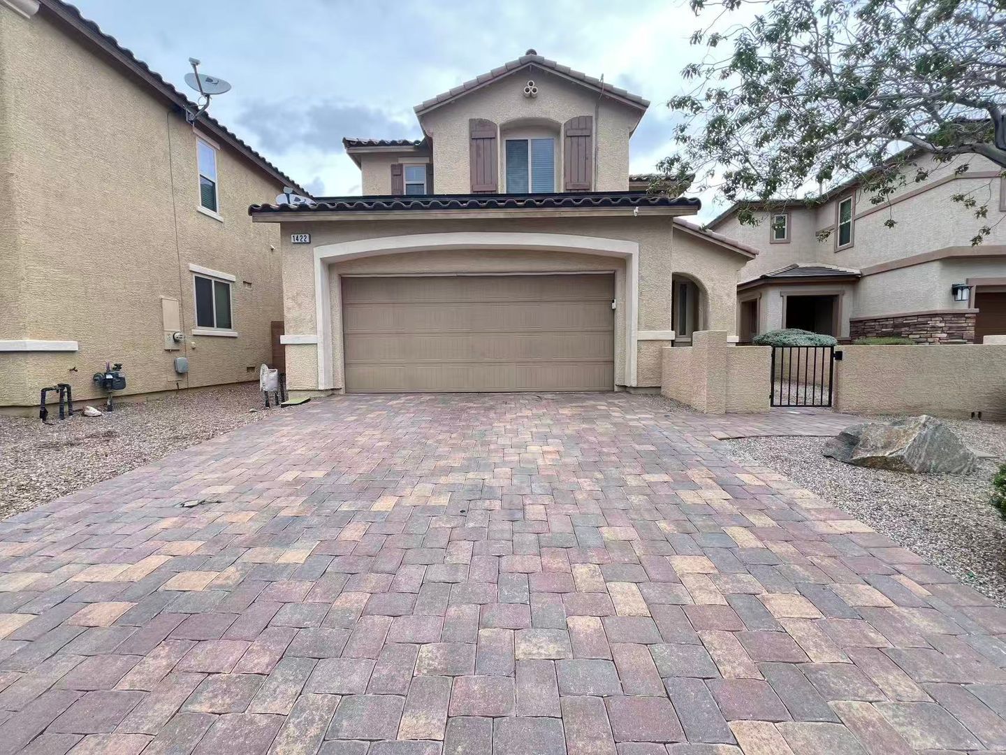 Henderson House: 1422 Ozzie Smith Ave