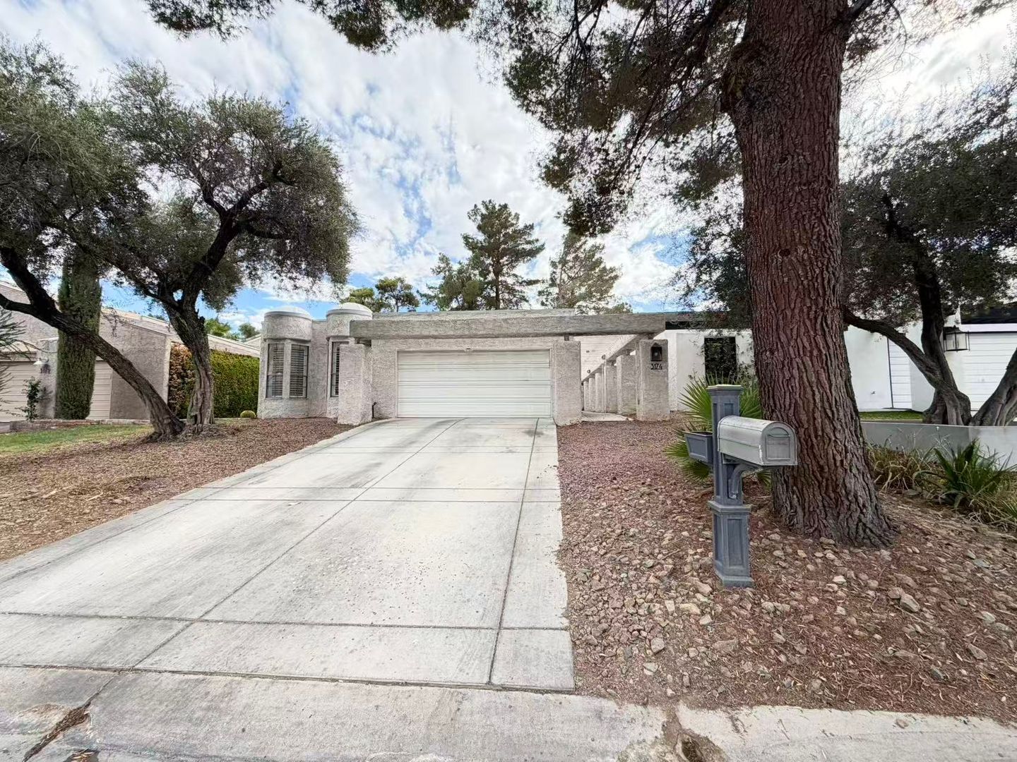 Las Vegas House: 3174 Bel Air Dr